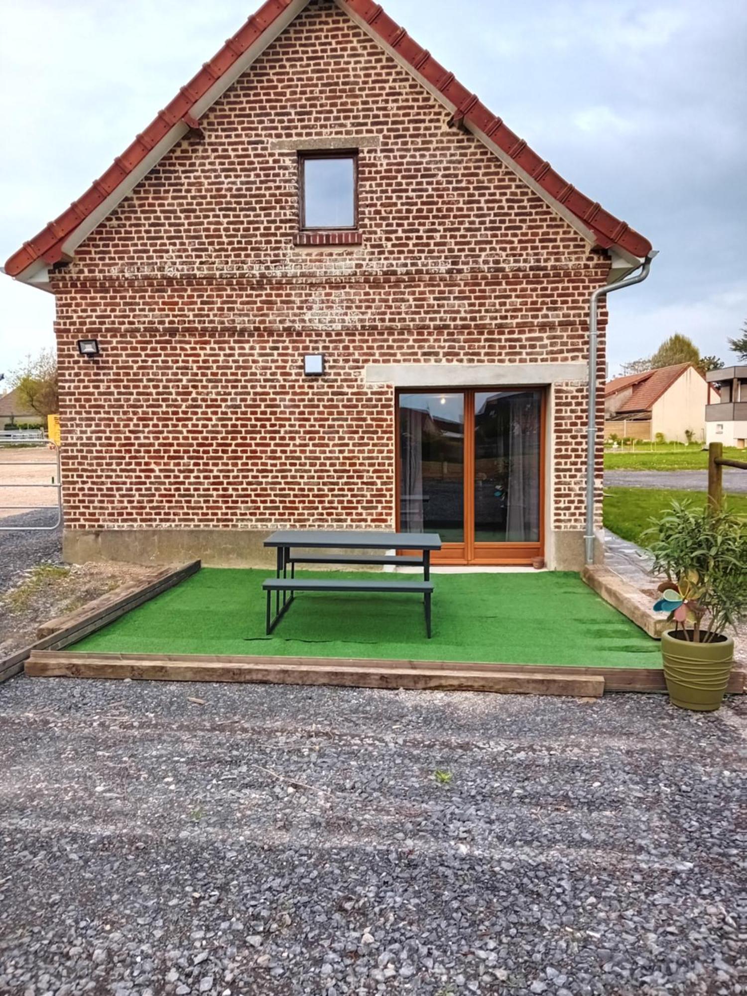 Gite Ferme Du Marronnier Derchigny ภายนอก รูปภาพ